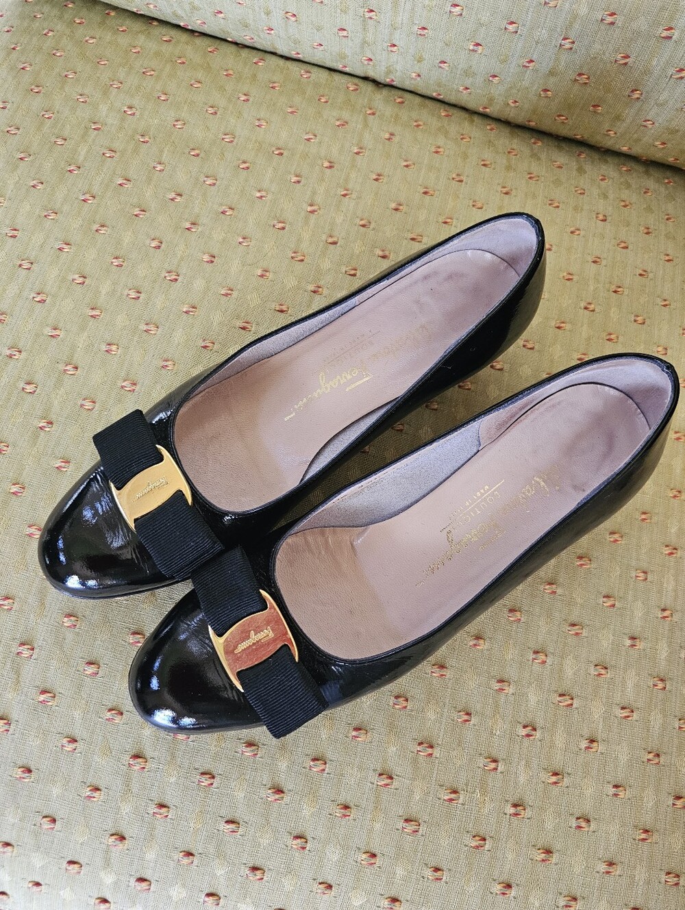 Authentic Salvatore Ferragamo Black Patent Bow Flats with Gold Hardware